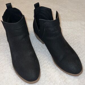JG Womens Black Booties Size 7.5M